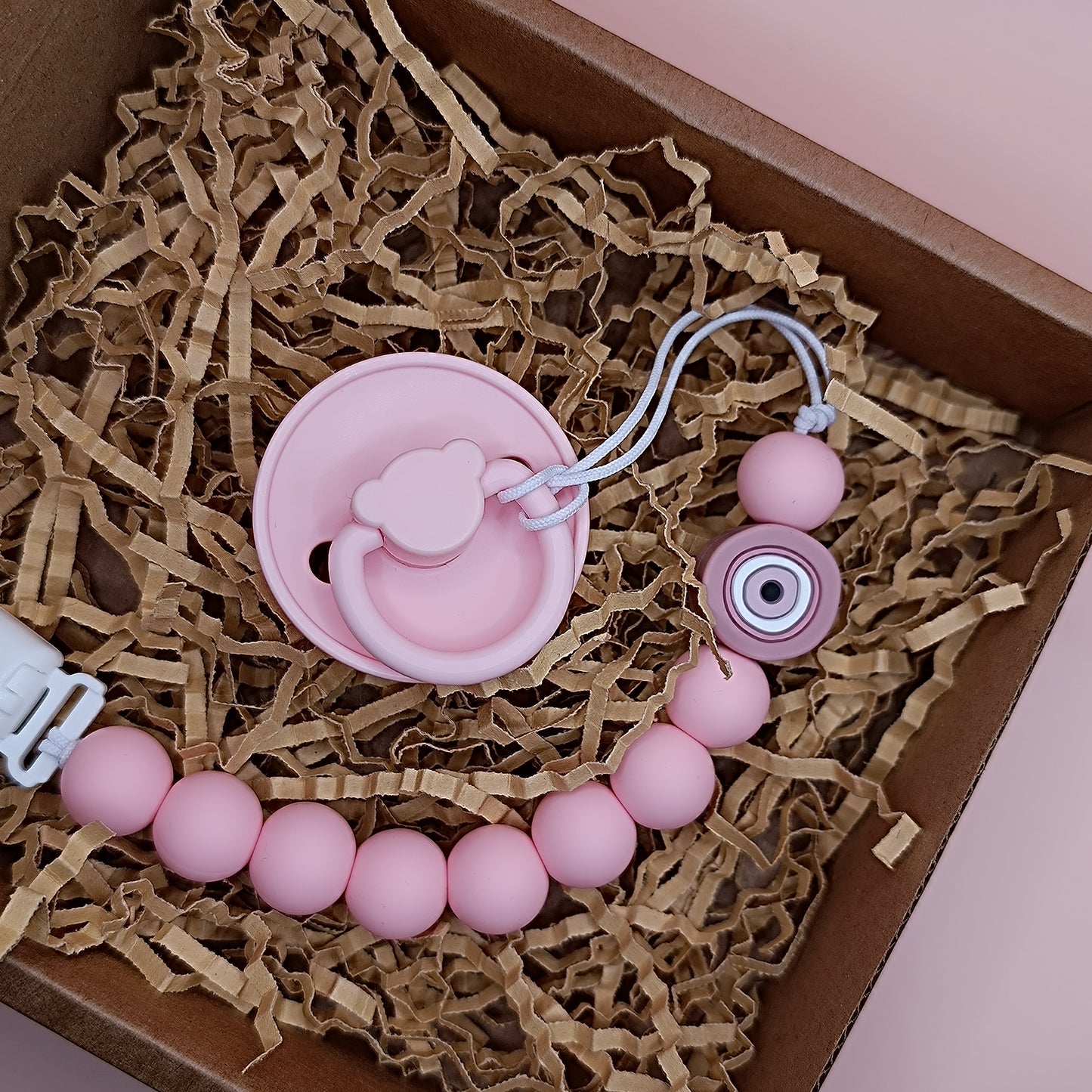 Mini gift box with eye clip