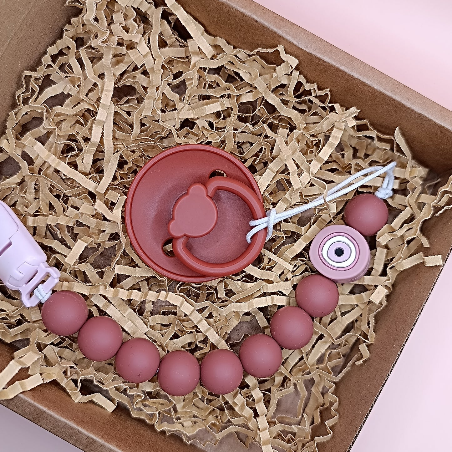 Mini gift box with eye clip