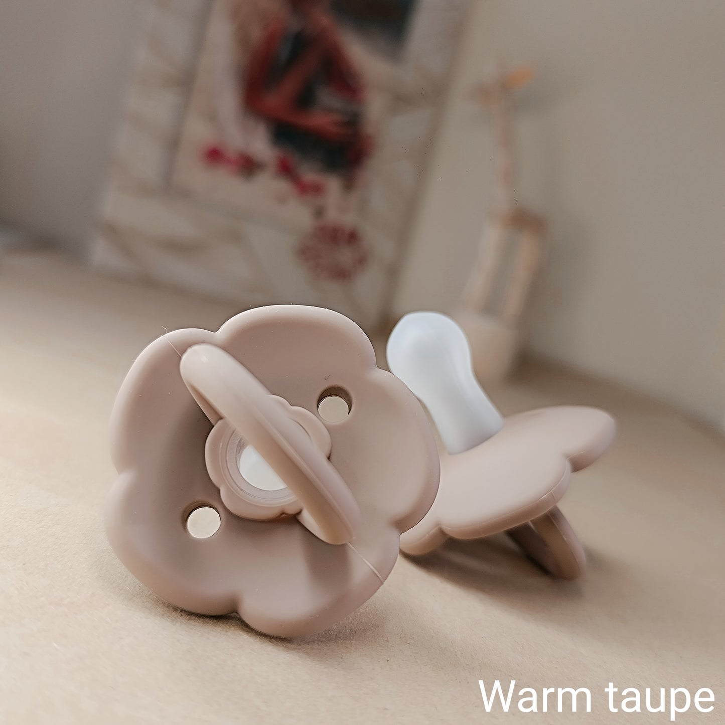 Pacifier flower Warm taupe- Μαλακή πιπίλα σιλικόνης