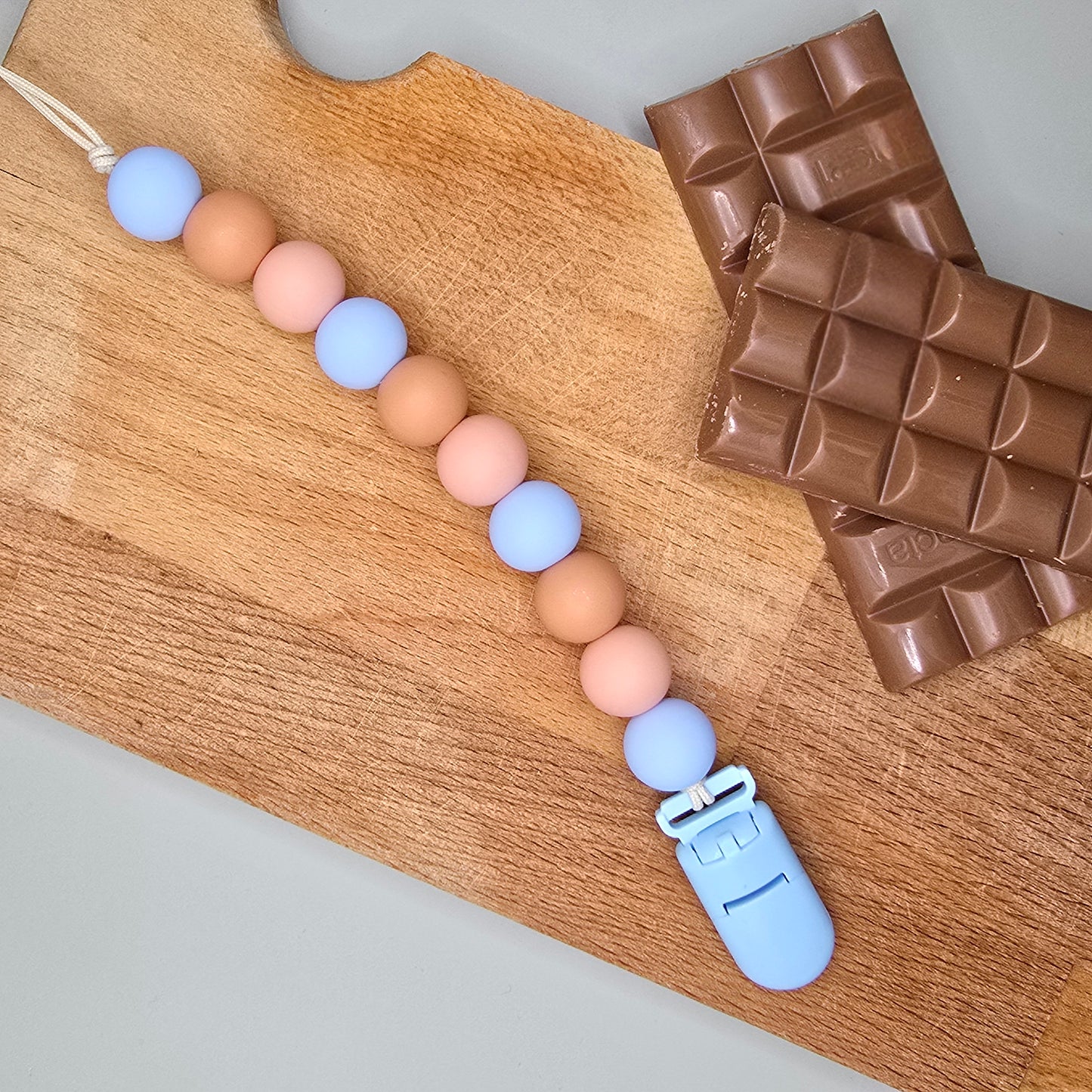 Chocolate flavor clip