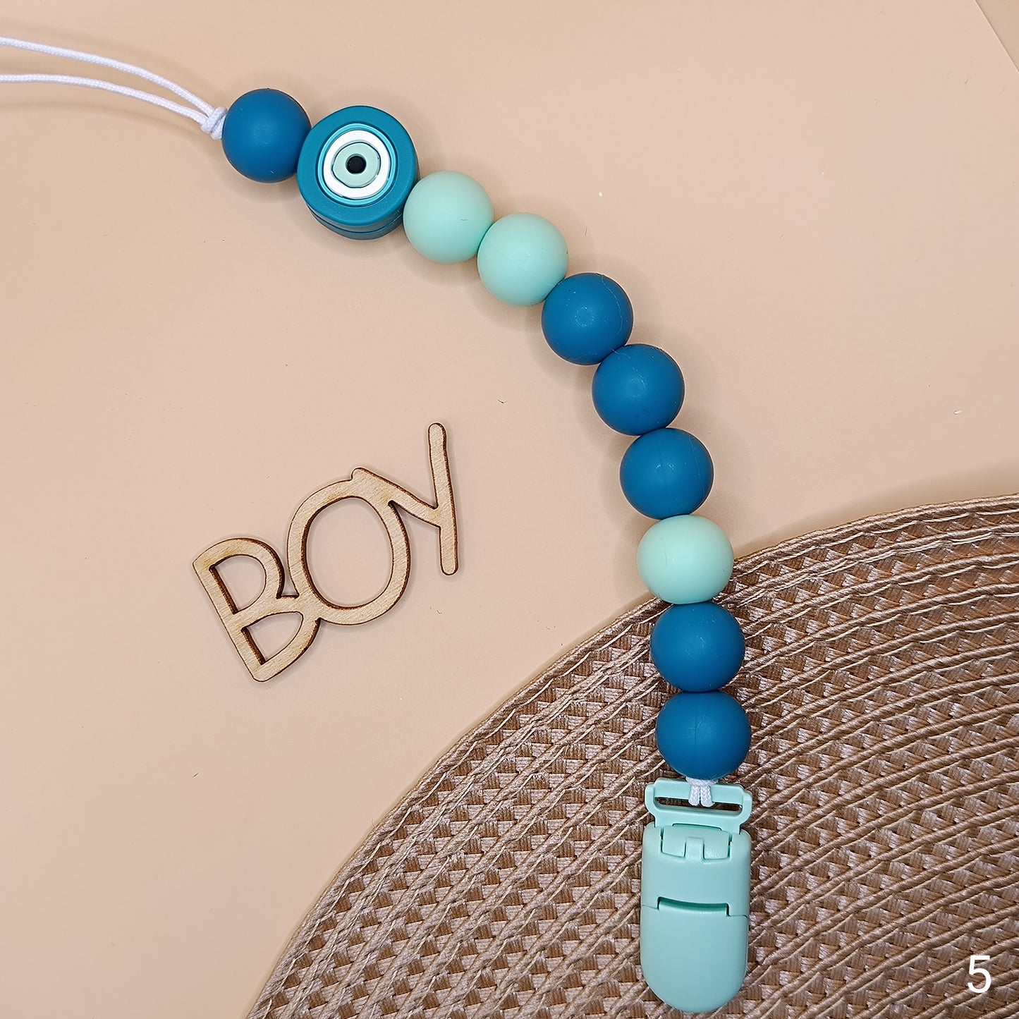 Boy's clip