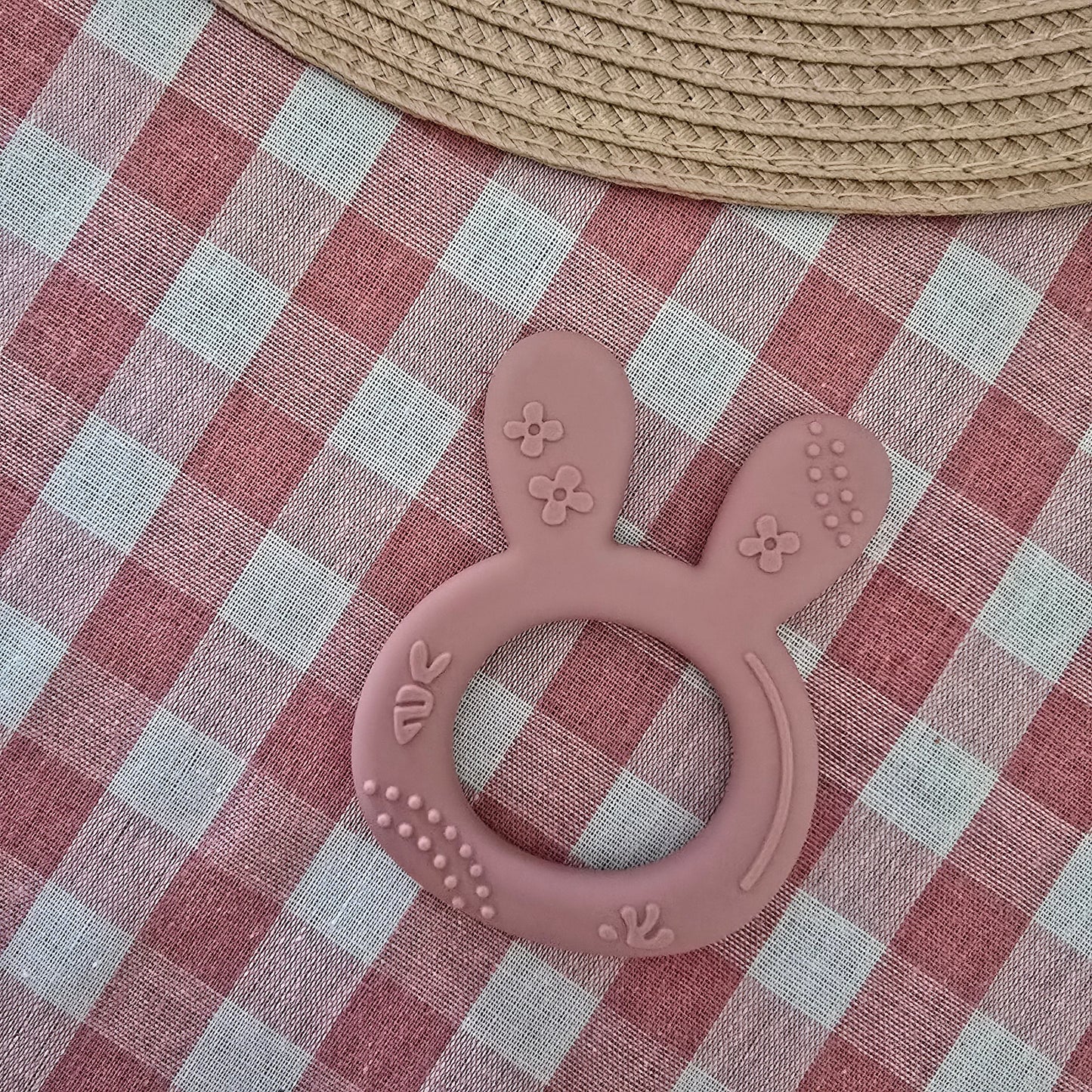 Bunny Hug Teether- κρίκος οδοντοφυΐας από σιλικόνη