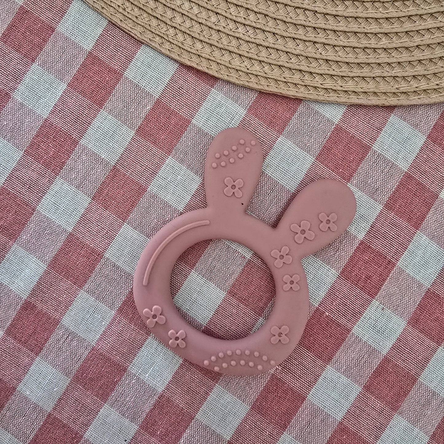 Bunny Hug Teether- κρίκος οδοντοφυΐας από σιλικόνη